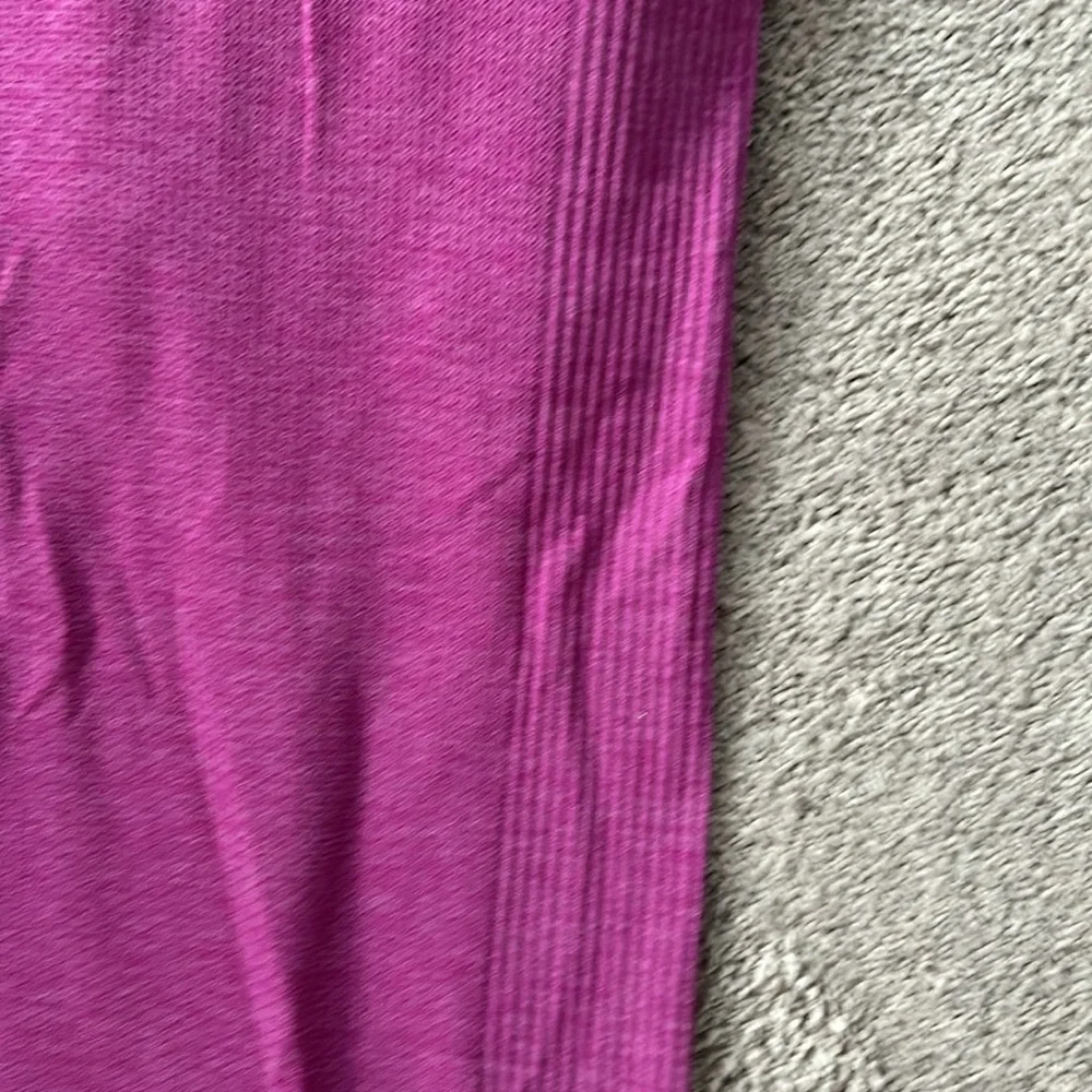 Lululemon Raspberry Tank - size 6 - Picture 3 of 6